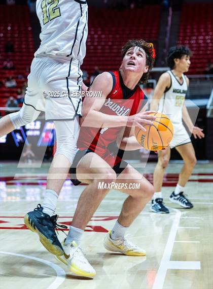 Thumbnail 3 in Highland vs. Bountiful (UHSAA 5A Quarterfinal) photogallery.