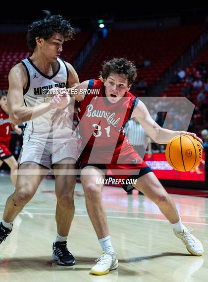 Thumbnail 2 in Highland vs. Bountiful (UHSAA 5A Quarterfinal) photogallery.
