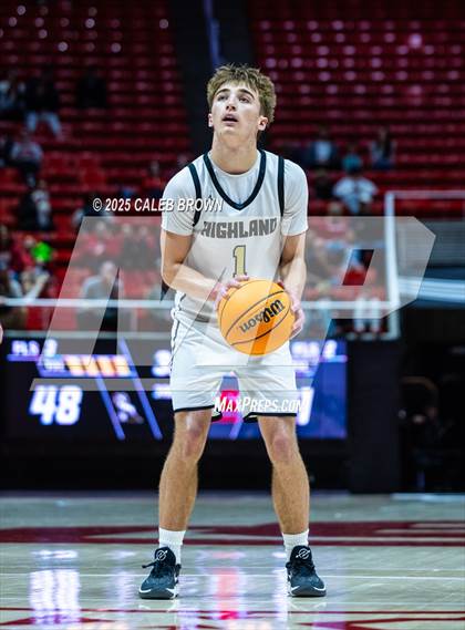 Thumbnail 2 in Highland vs. Bountiful (UHSAA 5A Quarterfinal) photogallery.