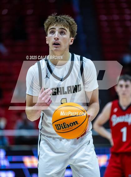 Thumbnail 2 in Highland vs. Bountiful (UHSAA 5A Quarterfinal) photogallery.