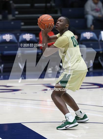 Thumbnail 3 in Weston Ranch vs. Moreau Catholic (MaxPreps MLK Classic) photogallery.