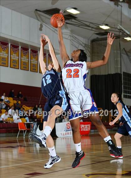 Thumbnail 1 in University vs. Marshall (CIF LA City Section Final) photogallery.