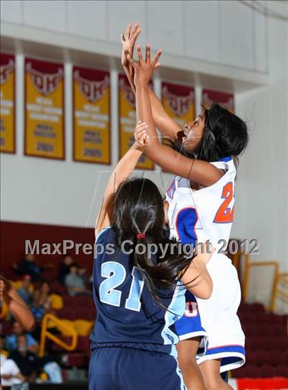 Thumbnail 1 in University vs. Marshall (CIF LA City Section Final) photogallery.