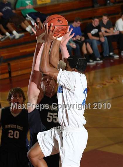 Thumbnail 2 in Ironwood Ridge vs. Lutheran (MaxPreps Holiday Classic) photogallery.