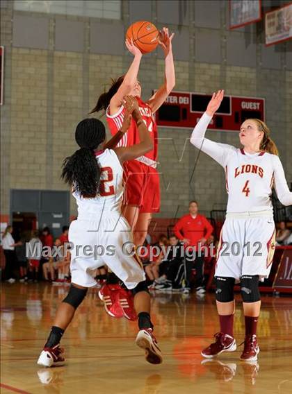 Thumbnail 1 in Oaks Christian vs Orange Lutheran (Nike Extravaganza) photogallery.