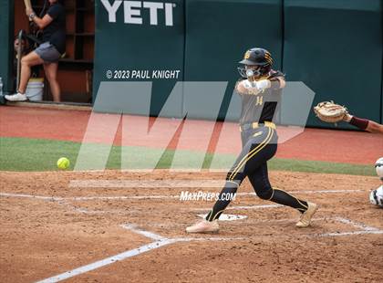 Thumbnail 2 in Calallen vs. Liberty (UIL 4A Softball Final) photogallery.