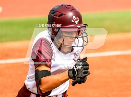 Thumbnail 3 in Calallen vs. Liberty (UIL 4A Softball Final) photogallery.