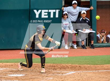 Thumbnail 3 in Calallen vs. Liberty (UIL 4A Softball Final) photogallery.