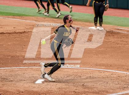 Thumbnail 3 in Calallen vs. Liberty (UIL 4A Softball Final) photogallery.