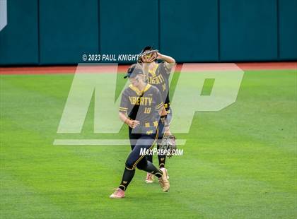 Thumbnail 3 in Calallen vs. Liberty (UIL 4A Softball Final) photogallery.