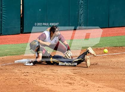 Thumbnail 1 in Calallen vs. Liberty (UIL 4A Softball Final) photogallery.