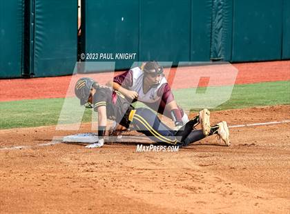 Thumbnail 2 in Calallen vs. Liberty (UIL 4A Softball Final) photogallery.