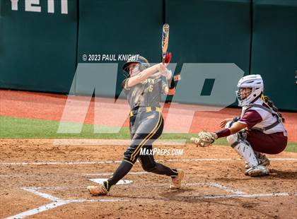 Thumbnail 3 in Calallen vs. Liberty (UIL 4A Softball Final) photogallery.