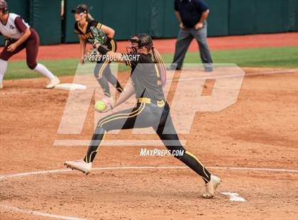 Thumbnail 3 in Calallen vs. Liberty (UIL 4A Softball Final) photogallery.