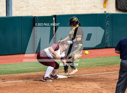 Thumbnail 2 in Calallen vs. Liberty (UIL 4A Softball Final) photogallery.