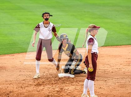 Thumbnail 2 in Calallen vs. Liberty (UIL 4A Softball Final) photogallery.