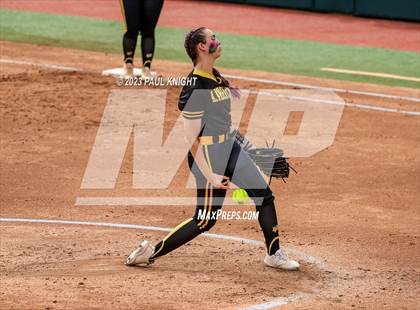 Thumbnail 3 in Calallen vs. Liberty (UIL 4A Softball Final) photogallery.