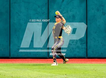 Thumbnail 1 in Calallen vs. Liberty (UIL 4A Softball Final) photogallery.