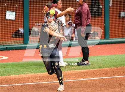 Thumbnail 2 in Calallen vs. Liberty (UIL 4A Softball Final) photogallery.