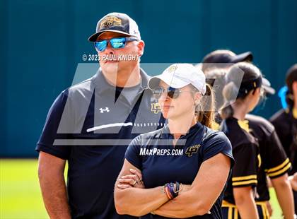 Thumbnail 1 in Calallen vs. Liberty (UIL 4A Softball Final) photogallery.