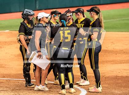 Thumbnail 1 in Calallen vs. Liberty (UIL 4A Softball Final) photogallery.