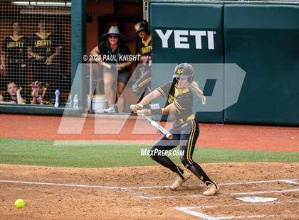 Thumbnail 2 in Calallen vs. Liberty (UIL 4A Softball Final) photogallery.