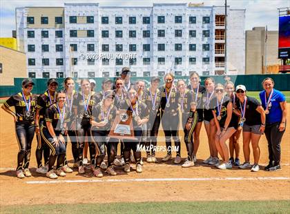 Thumbnail 1 in Calallen vs. Liberty (UIL 4A Softball Final) photogallery.