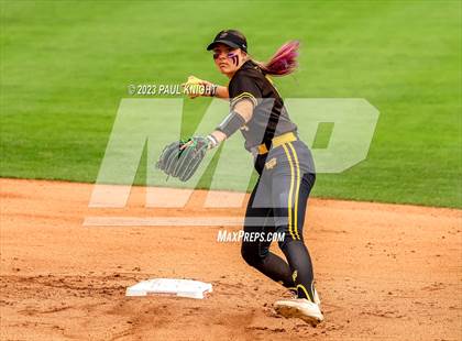 Thumbnail 3 in Calallen vs. Liberty (UIL 4A Softball Final) photogallery.