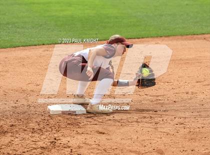 Thumbnail 2 in Calallen vs. Liberty (UIL 4A Softball Final) photogallery.