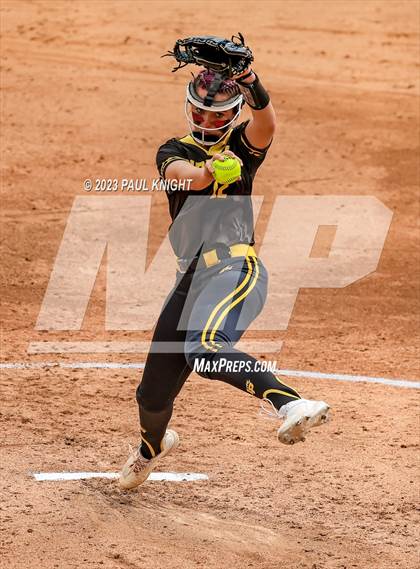 Thumbnail 3 in Calallen vs. Liberty (UIL 4A Softball Final) photogallery.