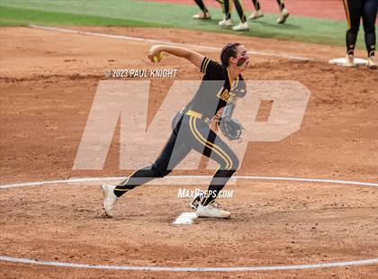 Thumbnail 2 in Calallen vs. Liberty (UIL 4A Softball Final) photogallery.