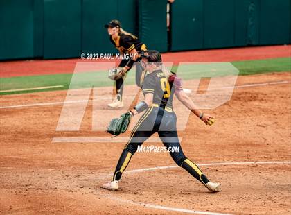 Thumbnail 1 in Calallen vs. Liberty (UIL 4A Softball Final) photogallery.