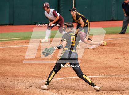 Thumbnail 1 in Calallen vs. Liberty (UIL 4A Softball Final) photogallery.