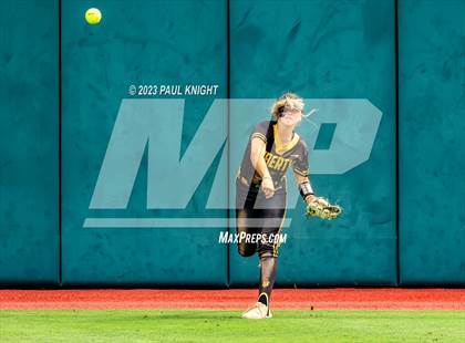 Thumbnail 1 in Calallen vs. Liberty (UIL 4A Softball Final) photogallery.