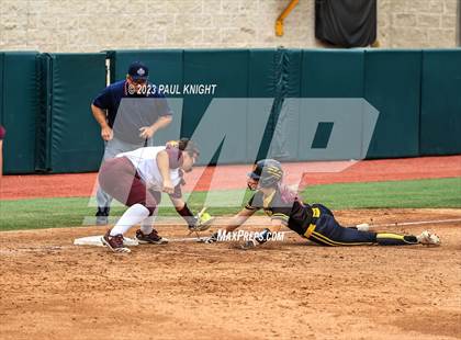 Thumbnail 2 in Calallen vs. Liberty (UIL 4A Softball Final) photogallery.