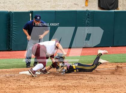 Thumbnail 3 in Calallen vs. Liberty (UIL 4A Softball Final) photogallery.