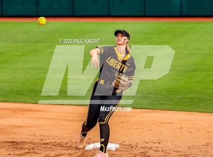 Thumbnail 2 in Calallen vs. Liberty (UIL 4A Softball Final) photogallery.