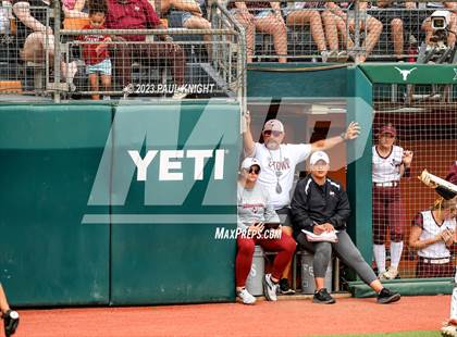 Thumbnail 2 in Calallen vs. Liberty (UIL 4A Softball Final) photogallery.