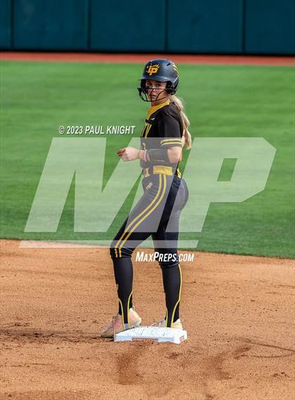 Thumbnail 1 in Calallen vs. Liberty (UIL 4A Softball Final) photogallery.