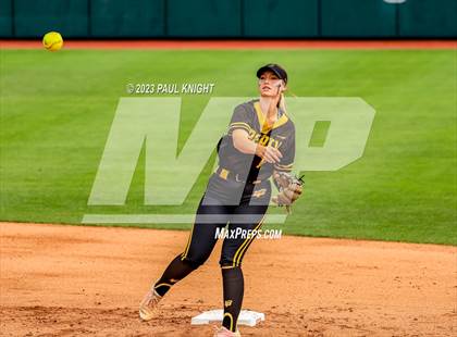 Thumbnail 1 in Calallen vs. Liberty (UIL 4A Softball Final) photogallery.