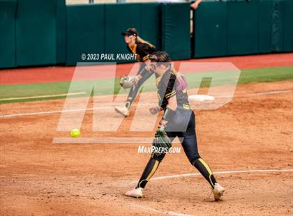 Thumbnail 3 in Calallen vs. Liberty (UIL 4A Softball Final) photogallery.