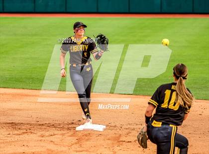Thumbnail 1 in Calallen vs. Liberty (UIL 4A Softball Final) photogallery.