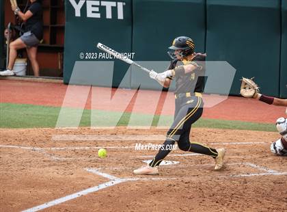 Thumbnail 2 in Calallen vs. Liberty (UIL 4A Softball Final) photogallery.
