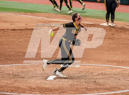 Thumbnail 2 in Calallen vs. Liberty (UIL 4A Softball Final) photogallery.