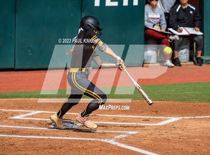 Thumbnail 2 in Calallen vs. Liberty (UIL 4A Softball Final) photogallery.