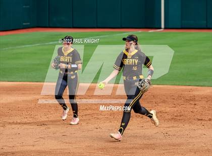 Thumbnail 1 in Calallen vs. Liberty (UIL 4A Softball Final) photogallery.