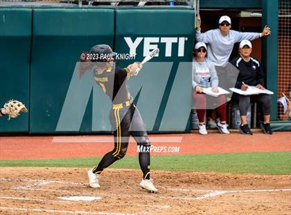 Thumbnail 1 in Calallen vs. Liberty (UIL 4A Softball Final) photogallery.