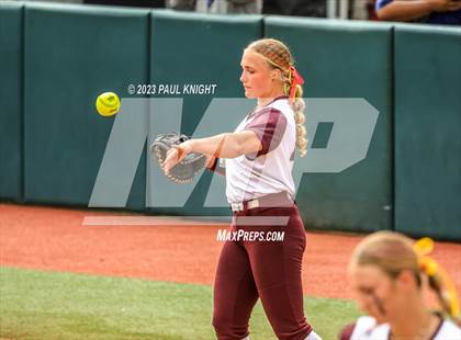 Thumbnail 3 in Calallen vs. Liberty (UIL 4A Softball Final) photogallery.