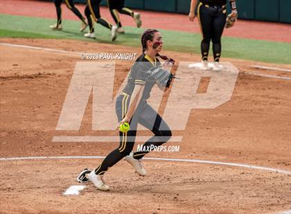 Thumbnail 2 in Calallen vs. Liberty (UIL 4A Softball Final) photogallery.