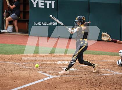 Thumbnail 3 in Calallen vs. Liberty (UIL 4A Softball Final) photogallery.